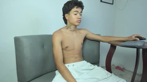 Snapshot of giraldo_giraldo chatting on 11.10.25 Giraldo online show from 11.10.25