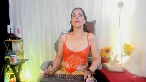 Girasol Walton online show from 04.04.26