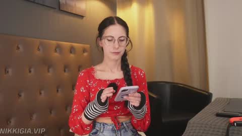 Nikki online show from 11.16.25