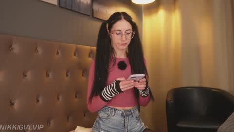 Nikki online show from 11.21.25