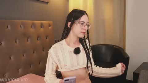 Nikki online show from 11.23.25