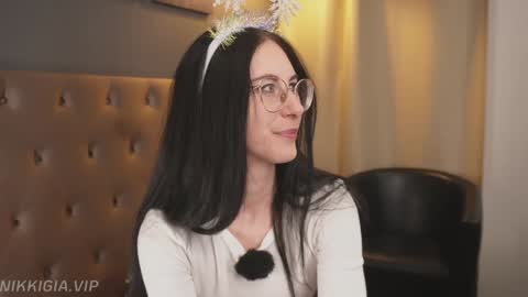 Nikki online show from 12.04.25