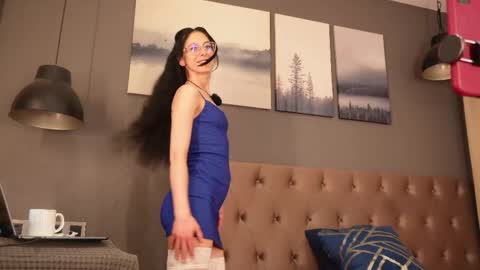 Snapshot of girl_i_am chatting on 05.30.26 Nikki online show from 05.30.26