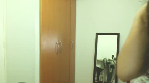 Snapshot of girl_power21 chatting on 11.13.25 Andra online show from 11.13.25