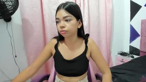 girl_princess18 online show from 10.27.25