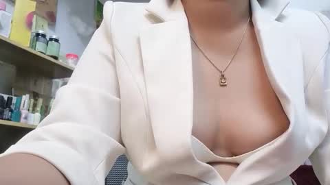 girlhanoi online show from 12.16.25