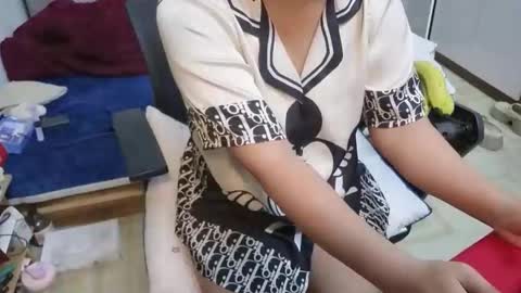 girlhanoi online show from 12.18.25