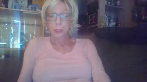 Snapshot of girlinrock chatting on 05.17.26 Girlinrock online show from 05.17.26