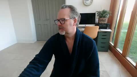 girlsandbikes online show from 01.03.25