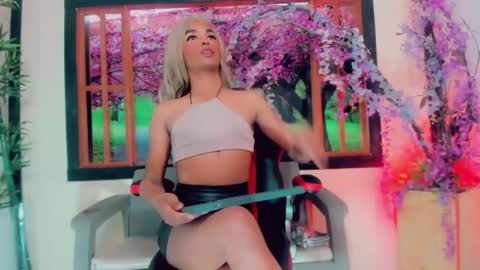 Gisel online show from 01.04.25