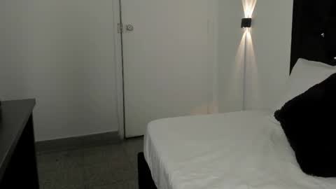 Snapshot of gisell_antonella chatting on 02.10.26 Gisell online show from 02.10.26