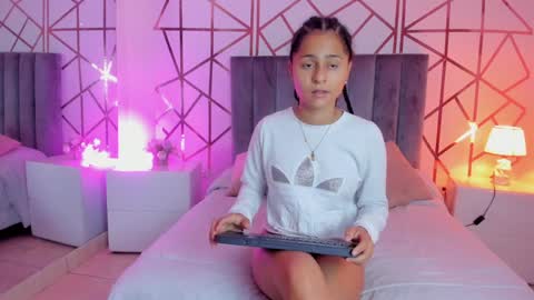 GISELLE ROLDAN online show from 01.18.25