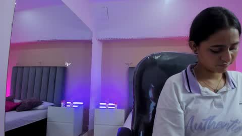 GISELLE ROLDAN online show from 02.19.26