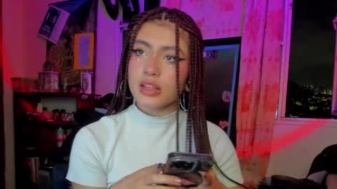 Snapshot of giulietta_mon chatting on 12.14.24 Giulietta online show from 12.14.24