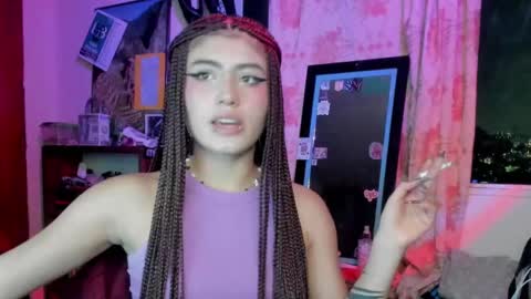 Snapshot of giulietta_mon chatting on 12.15.24 Giulietta online show from 12.15.24