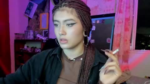 Snapshot of giulietta_mon chatting on 12.17.24 Giulietta online show from 12.17.24