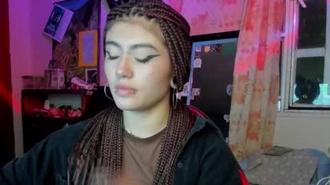 Snapshot of giulietta_mon chatting on 12.17.24 Giulietta online show from 12.17.24