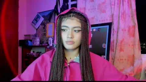 Snapshot of giulietta_mon chatting on 12.18.24 Giulietta online show from 12.18.24