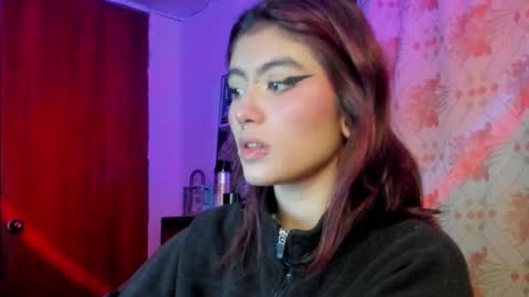 Snapshot of giulietta_mon chatting on 01.12.25 Giulietta online show from 01.12.25