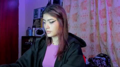 Snapshot of giulietta_mon chatting on 02.11.25 Giulietta online show from 02.11.25