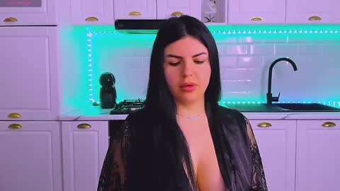 Giulia online show from 04.15.26