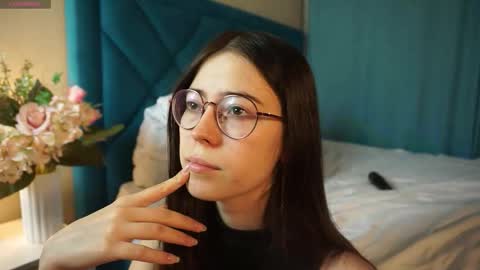 Agness online show from 12.05.25