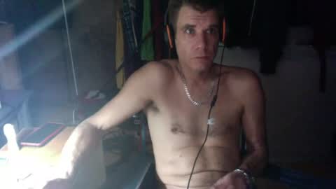 Snapshot of gizmomaster chatting on 07.28.26 dutch rave guy c2c dutch online show from 07.28.26