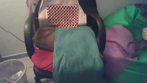 Snapshot of gjslave chatting on 01.29.25 gjslave online show from 01.29.25