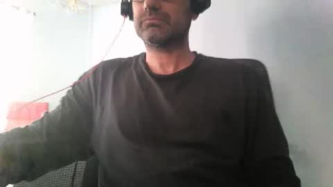 Snapshot of gjustaguym chatting on 04.10.26 gjustaguym online show from 04.10.26