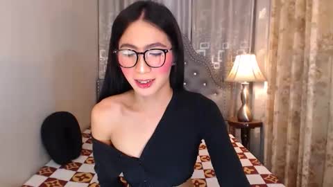 gleiahong online show from 10.24.25