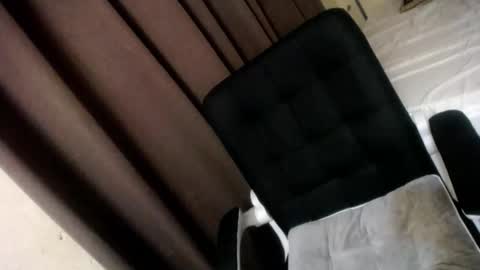 glenndou_daxs online show from 10.19.25