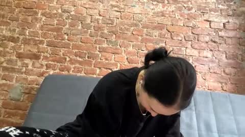 Bella online show from 10.15.25