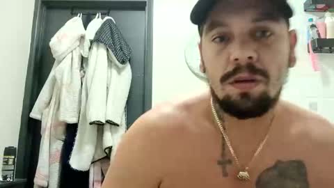 Snapshot of glitch117485 chatting on 11.13.25 glitch117485 online show from 11.13.25