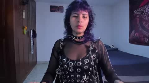 Snapshot of glitch_doll chatting on 10.30.25 NYX online show from 10.30.25