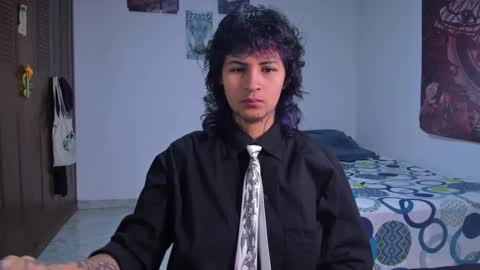 Snapshot of glitch_doll chatting on 11.05.25 NYX online show from 11.05.25