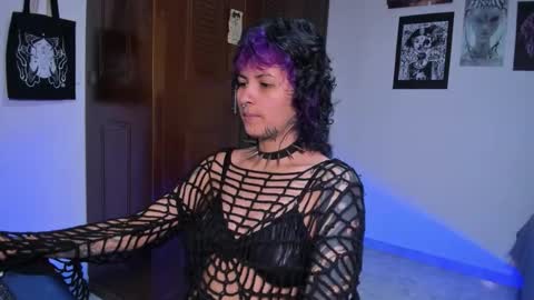 Snapshot of glitch_doll chatting on 11.20.25 NYX online show from 11.20.25