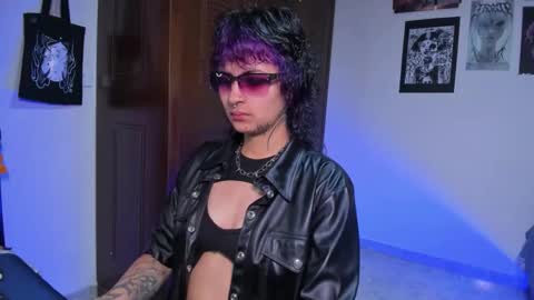 Snapshot of glitch_doll chatting on 11.26.25 NYX online show from 11.26.25