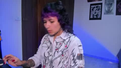 Snapshot of glitch_doll chatting on 11.28.25 NYX online show from 11.28.25