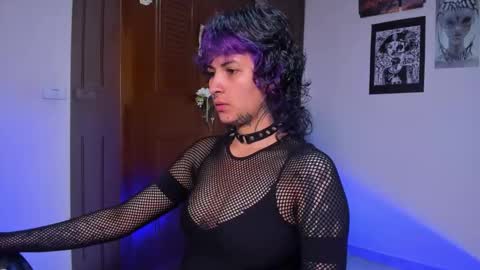 Snapshot of glitch_doll chatting on 12.16.25 NYX online show from 12.16.25