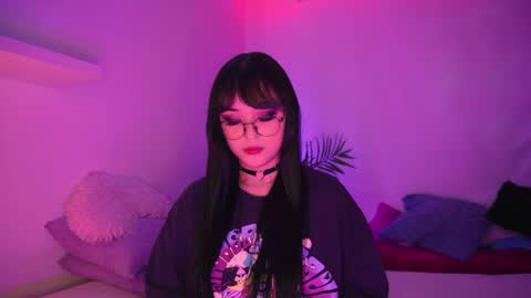 Snapshot of gloomydoll chatting on 04.17.26 Mimi online show from 04.17.26