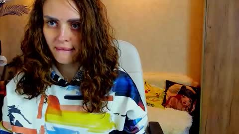 Gloria Wood online show from 10.26.25