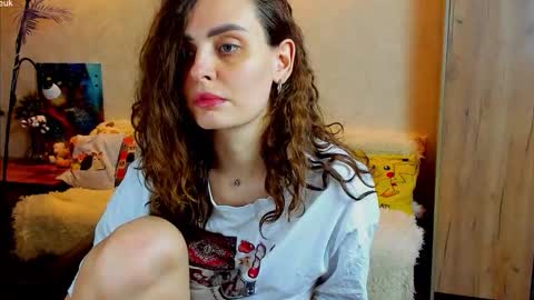 Gloria Wood online show from 11.06.25