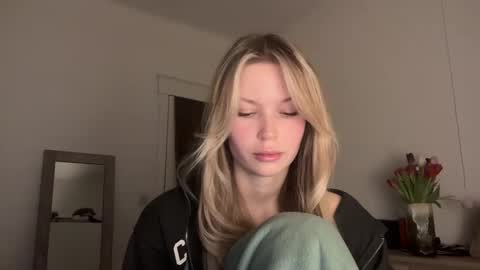 glow_angel online show from 01.31.25