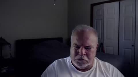 Snapshot of gmctruckguy chatting on 10.14.25 gmctruckguy online show from 10.14.25