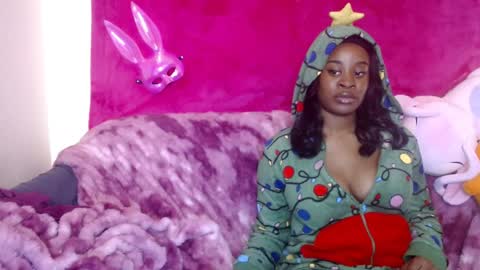 Snapshot of goddess_aaliyah chatting on 12.13.24 goddess_aaliyah online show from 12.13.24