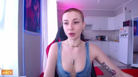 Snapshot of goddess_elpisfoxter chatting on 05.04.26 Elpis Foxter online show from 05.04.26