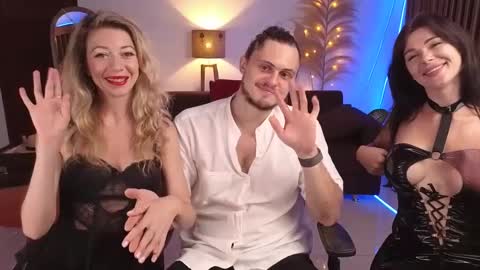 Snapshot of goddess_marylin chatting on 01.29.25   330 UTC2 girls   online show from 01.29.25