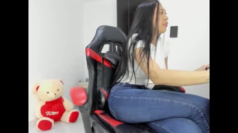 goddess_of_pigs online show from 04.11.26