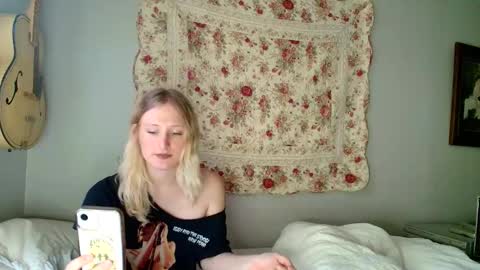 Snapshot of goddessalison chatting on 06.09.26 goddessalison online show from 06.09.26