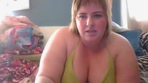 Snapshot of goddessee chatting on 04.20.26 GoddesseE online show from 04.20.26